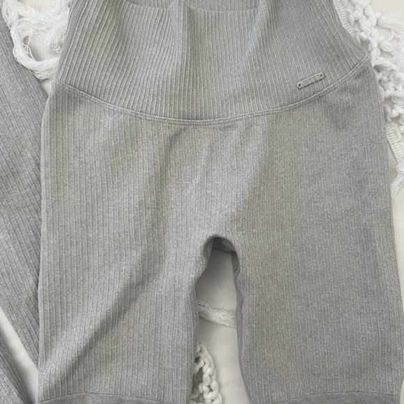 Aimn Grey Marle Set - Tights (S) & Bike Shorts (S), Crop in (M). - Picture 4 of 4